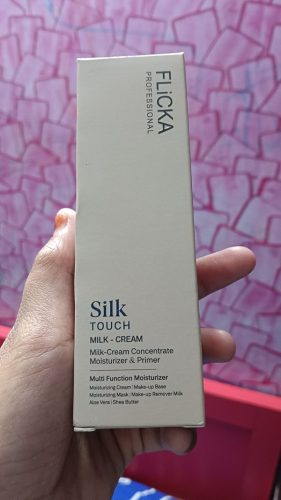 Trendore™ Silk Touch 3-in-1 Moisturizer & Primer – Smooth Glow Base photo review